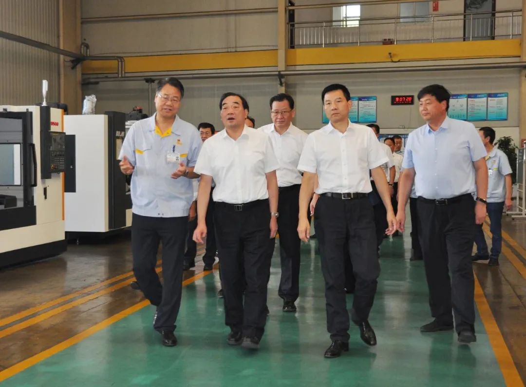 南阳市党政代表团一行光临秦川集团宝鸡机床调查调研