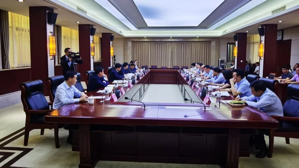 ?严鉴铂董事长与汉中市委市当局座谈互换