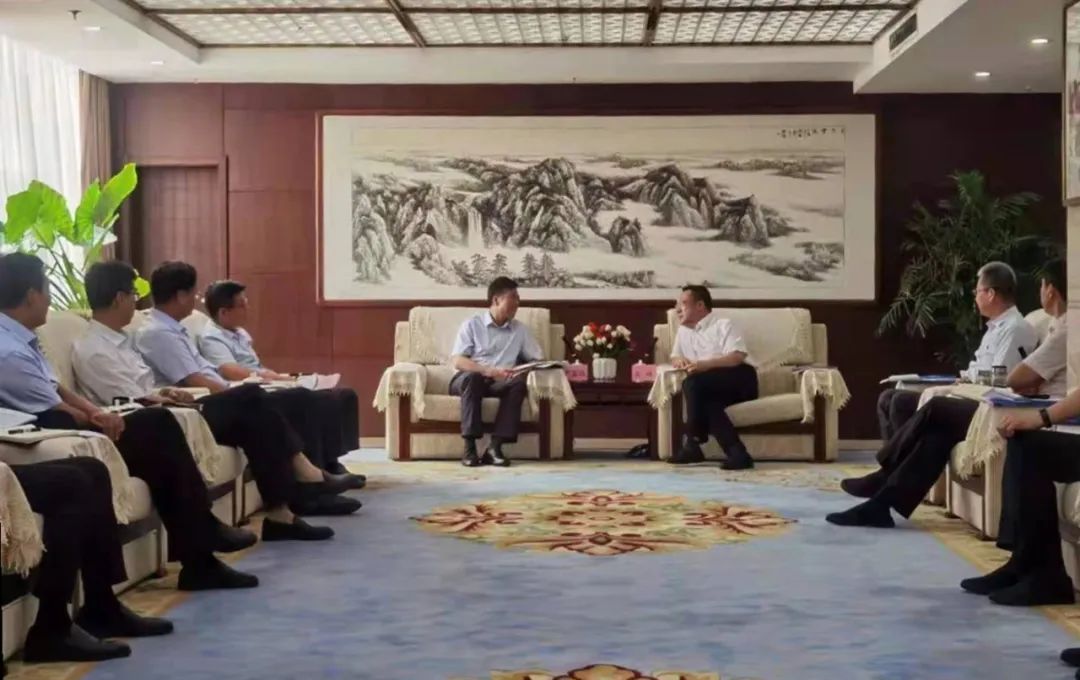 渭南市委、市当局辅导会见严鉴铂董事长