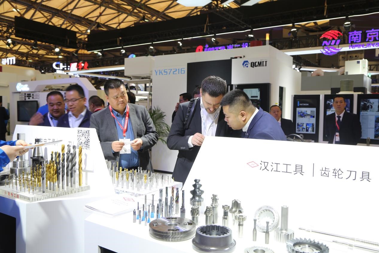 【人民日报】数字设备 智慧秦川